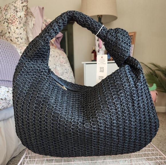 Urban Expressions Black Woven Handbag - Picture 2 of 3